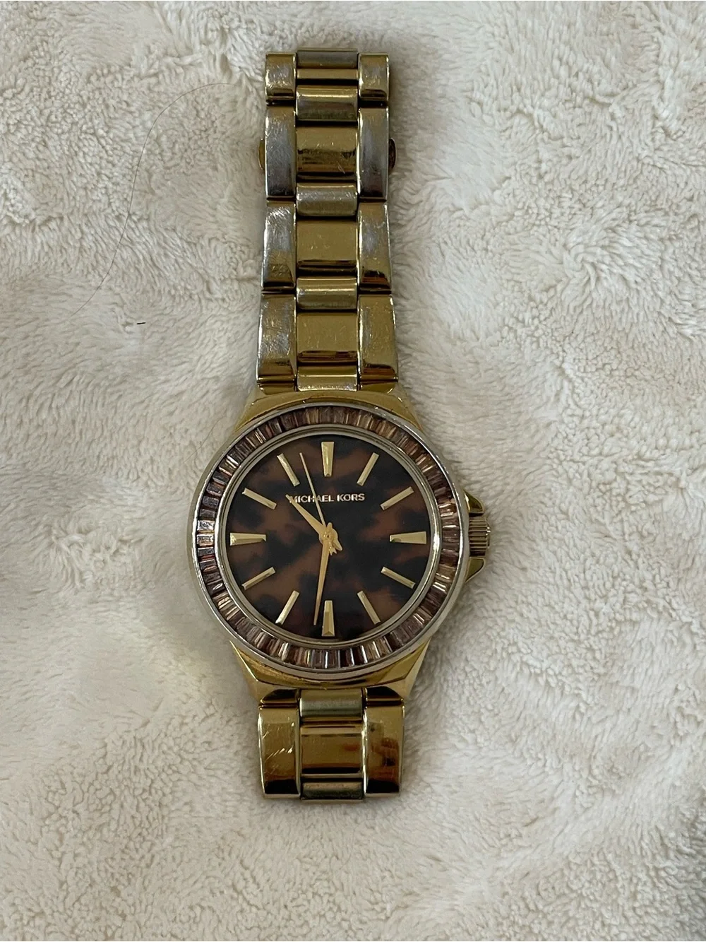 Michael Kors Gramercy Brown/Yellow Tortoiseshell Gold Toned Steel Watch Ø45 mm Golden hour. Our gold-tone Gramercy watch is an instant classic main image 3